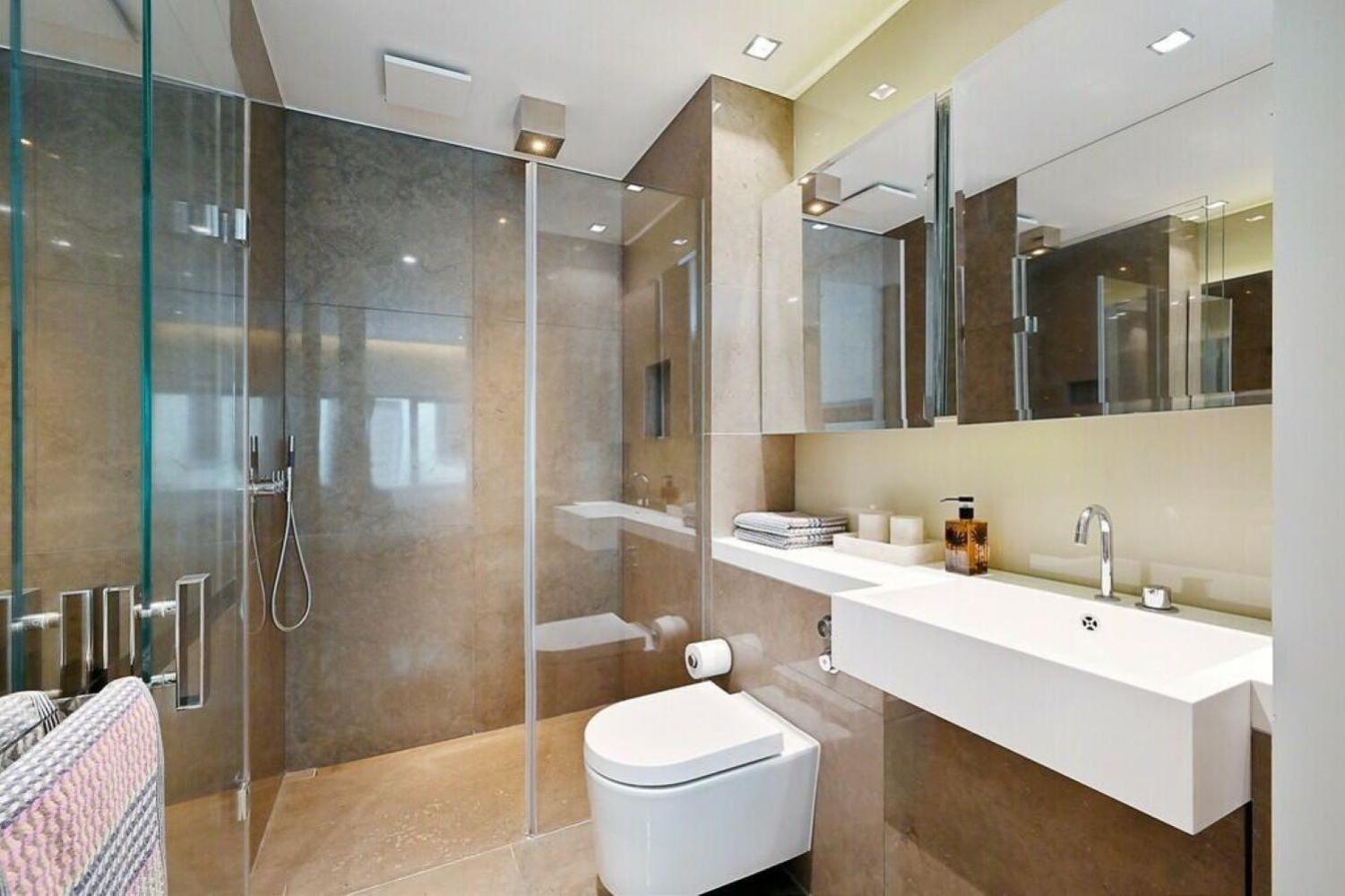 4 Million Pound Mayfair Parklane Large Luxury Sleeps 6 120sqm Londra